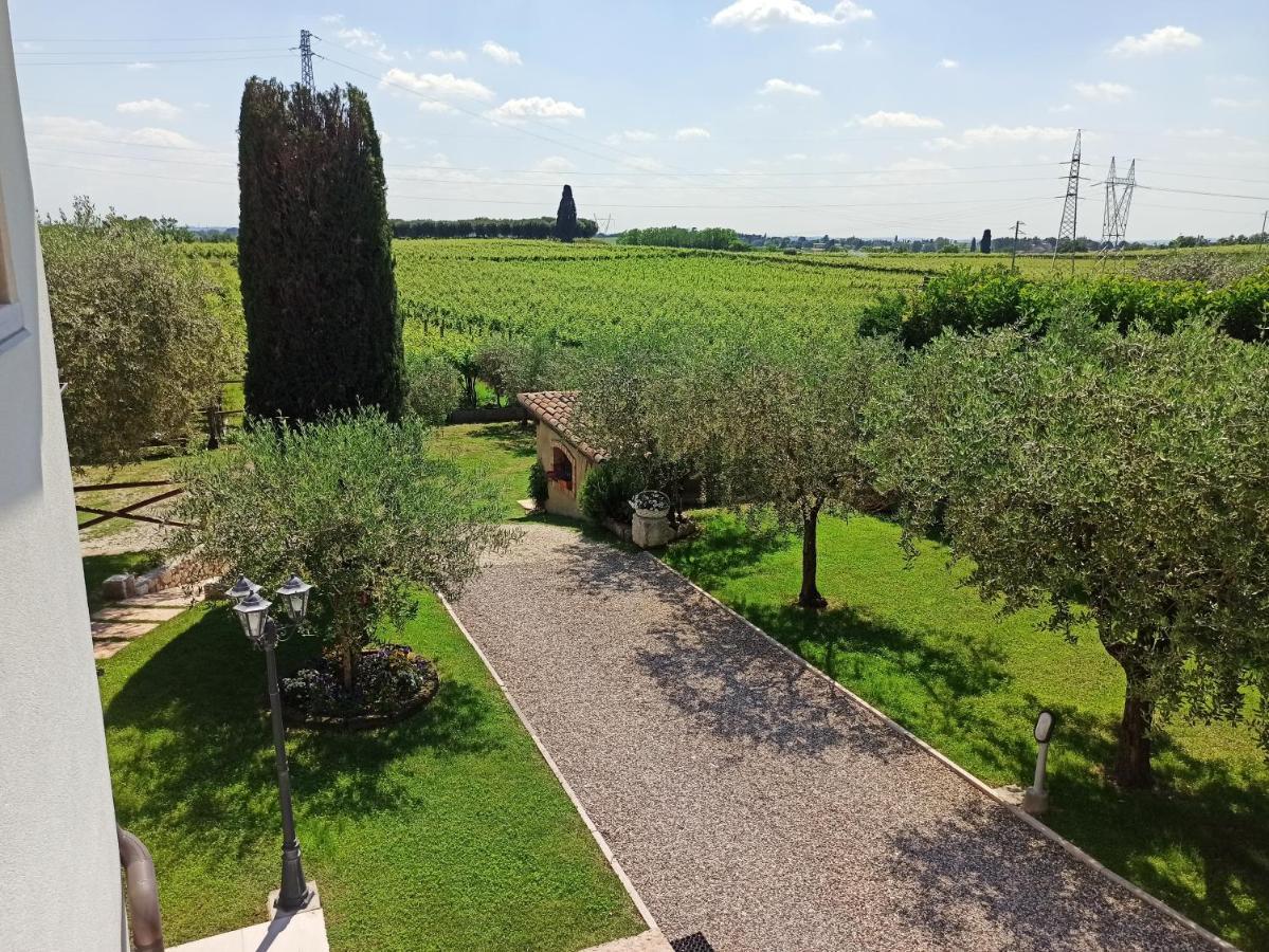 Le Zampolle B & B Colà Exteriör bild